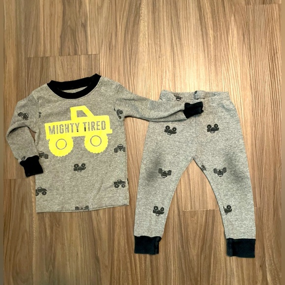 Carter's Baby Boy Mighty Tired Pajama Set - Gray and Yellow size 12M - Picture 1 of 4
